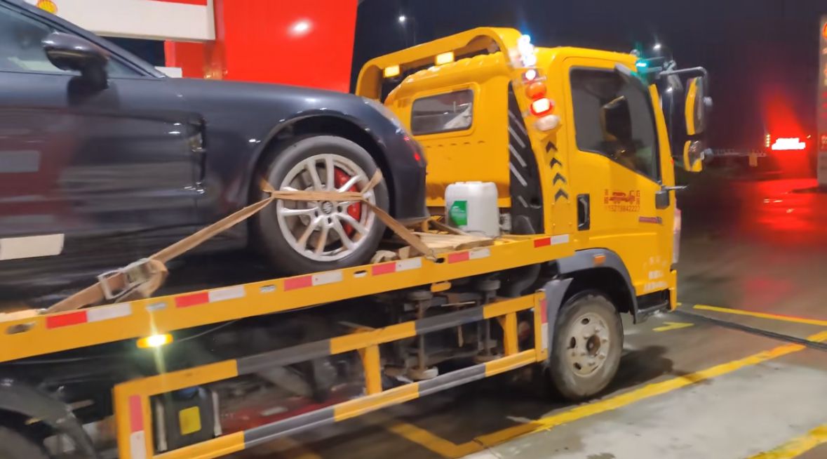 南阳行车途中遇到突发状况该如何呼叫道路救援？